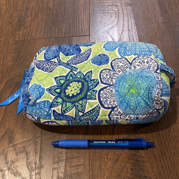 Vera Bradley makeup travel case - Picture 2 of 3